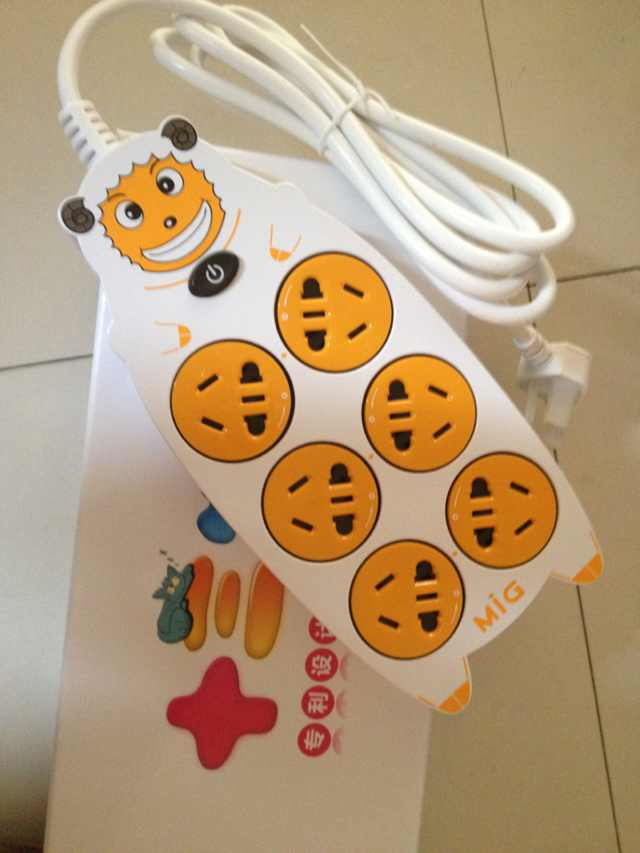 明家科技创意防雷插座京东今日首发 国内市场