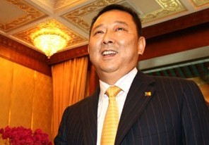 由于他2013年3月被警方控制至今,汉龙集团的上百亿资产面临被扣押