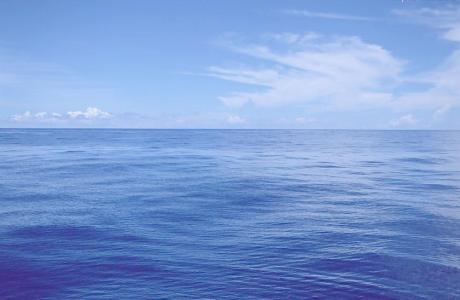 我国第二艘航空母舰下水 自主建造航母获重大