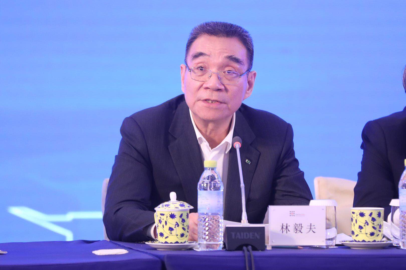 北京大学国家发展研究院名誉院长林毅夫清华大学经济管理学院院长