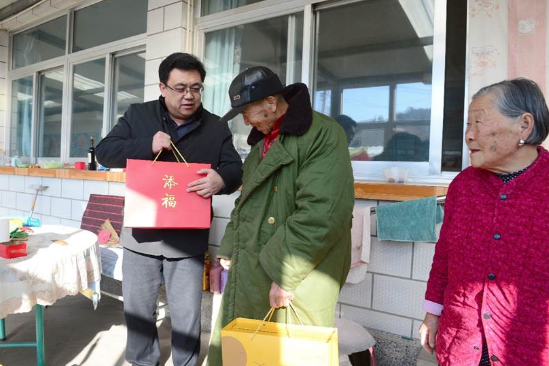 “中国健康好乡村”公益组织走访慰问困难家庭
